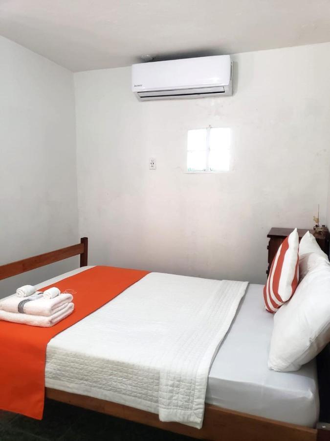 Beach Club Budget Rooms At Popeyes Кей-Колкер Экстерьер фото